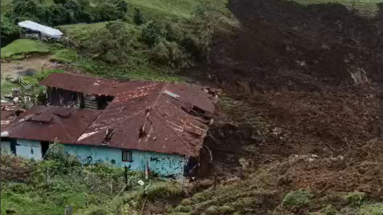 Avalancha en Villahermosa dejó una persona fallecida y dos viviendas afectadas