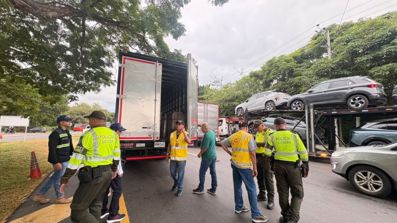 Dian realiza operativos sorpresa al comercio de Ibagué Dian realiza operativos sorpresa al comercio de Ibagué