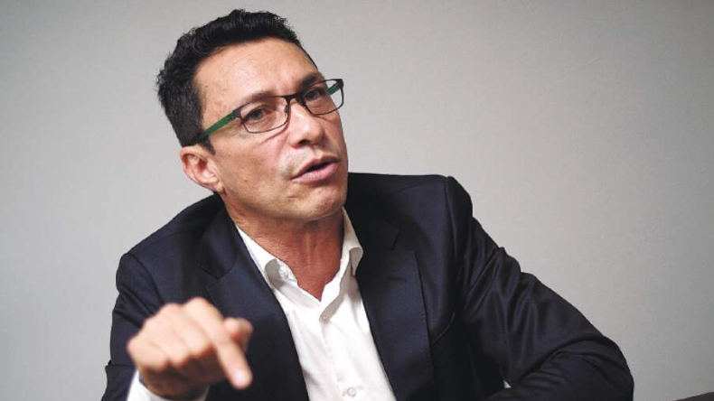 “Ven, sube a la habitación”: denuncias de presunto acoso contra Carlos Caicedo “Ven, sube a la habitación”: denuncias de presunto acoso contra Carlos Caicedo