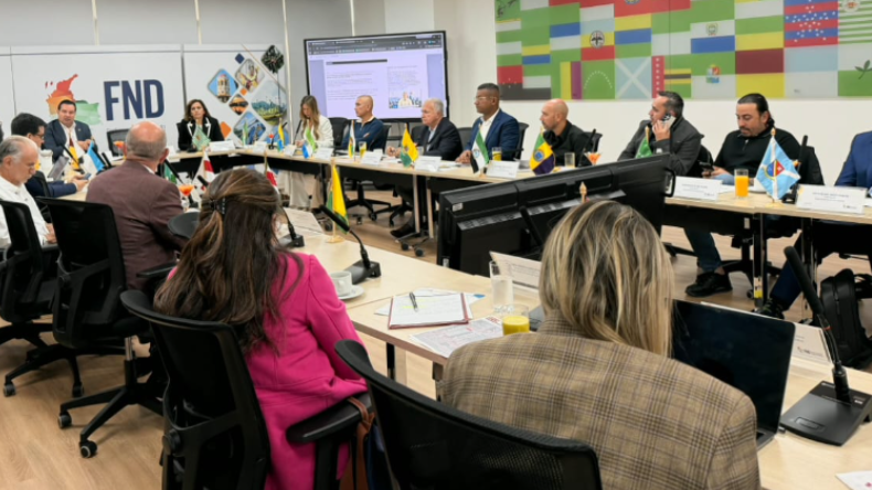 Gobernadores se plantan frente al Gobierno por alza de impuestos Gobernadores se plantan frente al Gobierno por alza de impuestos