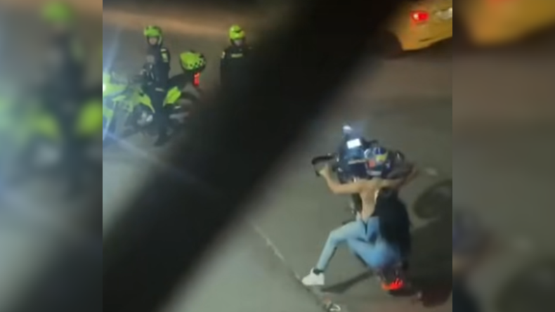 Nuevo video agrava caso del motociclista ante pasividad policial Nuevo video agrava caso del motociclista ante pasividad policial