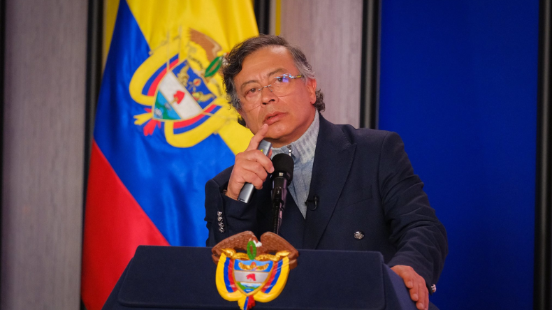 Petro atribuye reducción del déficit fiscal a decretos de emergencia económica Petro atribuye reducción del déficit fiscal a decretos de emergencia económica