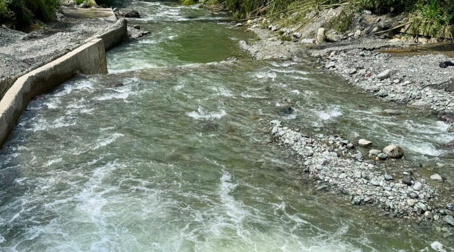 Alertan deterioro del río Combeima en plena temporada turística Alertan deterioro del río Combeima en plena temporada turística