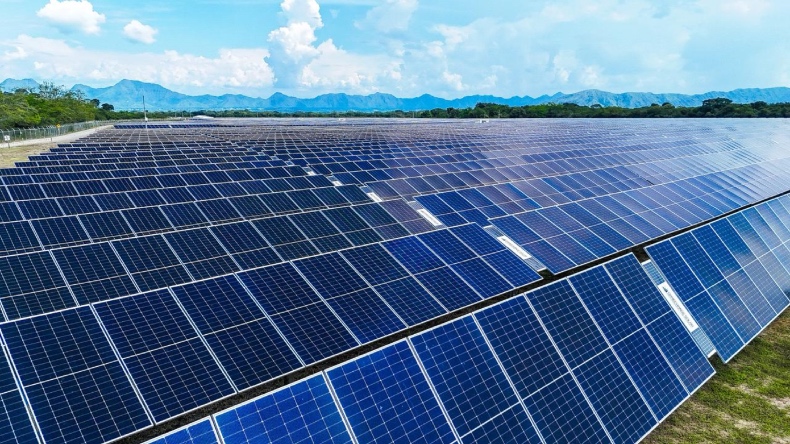 Una planta solar en El Líbano promete energía para edificios oficiales del Tolima Una planta solar en El Líbano promete energía para edificios oficiales del Tolima