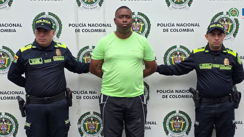 Cárcel a entrenador de fútbol por compartir material ilícito de adolescentes Cárcel a entrenador de fútbol por compartir material ilícito de adolescentes