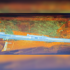 Incautan armas en El Dorado que iban ocultas en encomiendas con destino a Ibagué Incautan armas en El Dorado que iban ocultas en encomiendas con destino a Ibagué