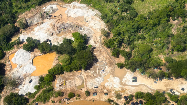 Retienen maquinaria que sería usada para minería ilegal en Ataco Retienen maquinaria que sería usada para minería ilegal en Ataco