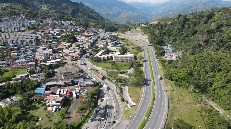 Habrá cierres y desvíos este martes en la vía Cajamarca – Ibagué Habrá cierres y desvíos este martes en la vía Cajamarca – Ibagué