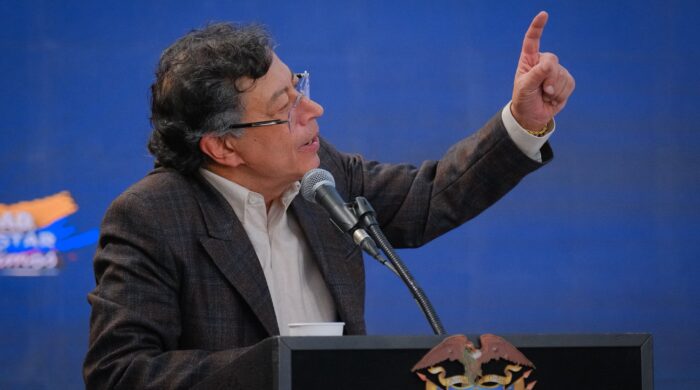 Petro vuelve a hablar de su vida intima: «puede que en la cama sea inolvidable» Petro vuelve a hablar de su vida intima: «puede que en la cama sea inolvidable»