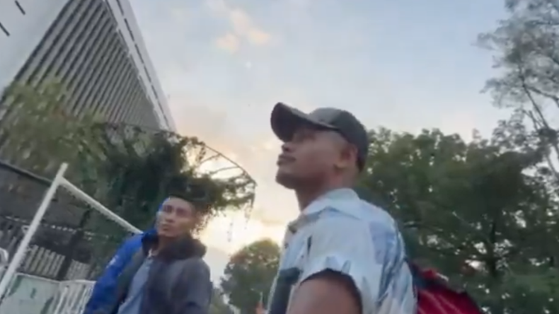 “Estamos cumpliendo órdenes”: video en protesta indígena en Medellín “Estamos cumpliendo órdenes”: video en protesta indígena en Medellín