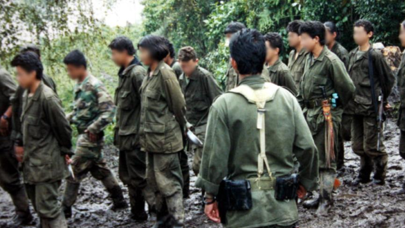 Al menos el 35 % de las niñas reclutadas por las Farc fueron víctimas de abuso Al menos el 35 % de las niñas reclutadas por las Farc fueron víctimas de abuso