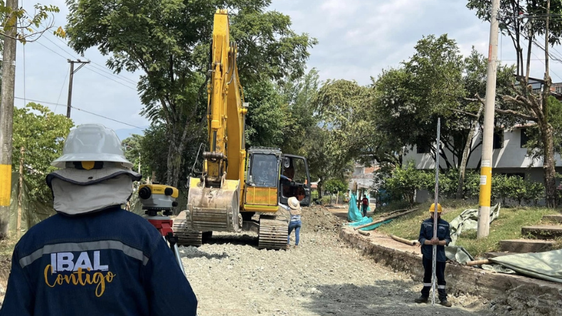 Posponen entrega de millonario contrato que sería para interventor del fallido puente de la 60